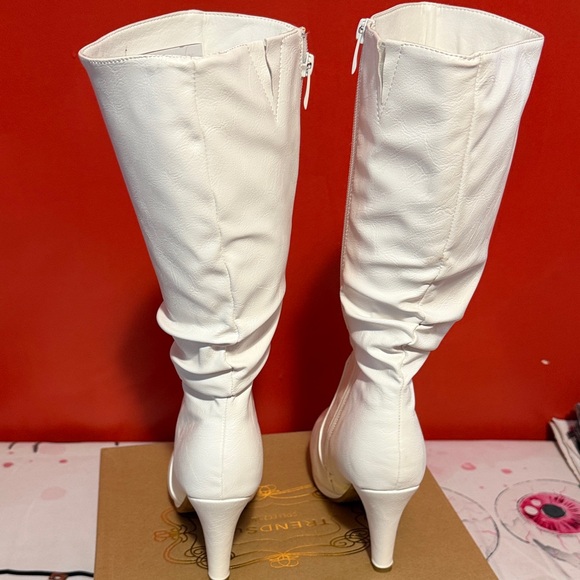 Wild White Knee‑High Stiletto Boots Women’s 5.5 | 3.5” Heel | New With Box - Picture 5 of 10